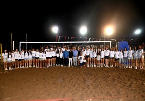 Manavgat'da Plaj Voleybol Cokusu Sryor