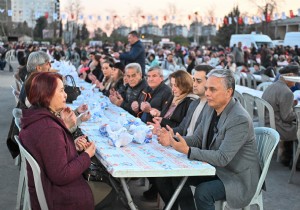 Muratpaada Ramazan bereketi iftar sofralarnda