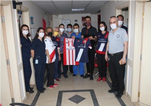 Antalyaspor’umuzdan emniyet ve sağlık personelleri ve çocuklara Bayram Hediyesi